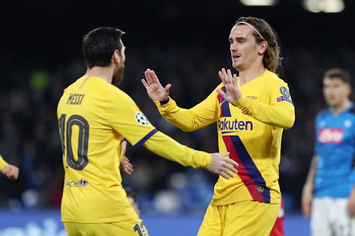 SSC Napoli v FC Barcelona - UEFA Champions League Round of 16: First Leg