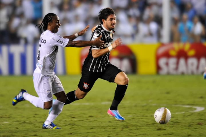 Alexandre Pato Corinthians Milan Contratação Acordo