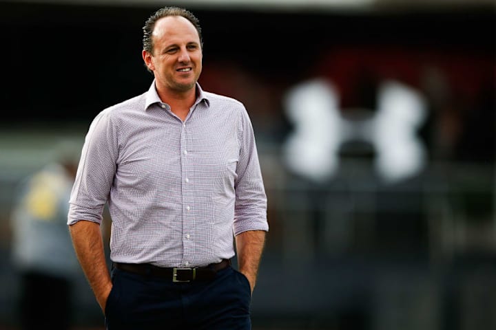 Rogério Ceni deu um grande salto, resta saber se foi maior do que a perna. 