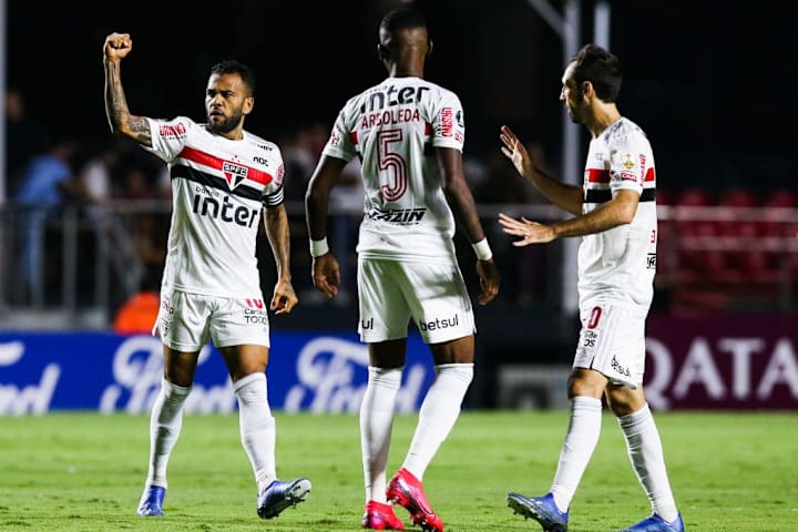 Sao Paulo v LDU - Copa CONMEBOL Libertadores 2020
