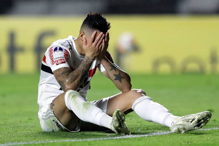 O São Paulo não tem ido bem em jogos de mata-mata nas últimas temporadas, e isso pesa.