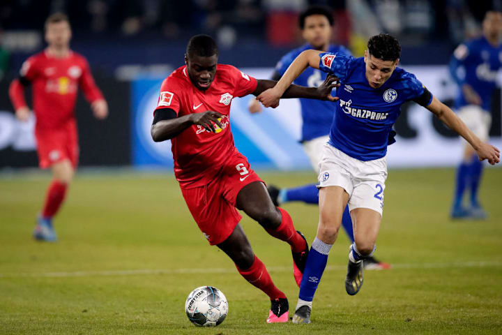 Upamecano devance Amine Harit contre Schalke 04 