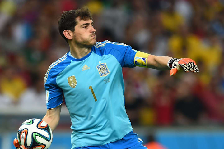 Spain v Chile: Group B - 2014 FIFA World Cup Brazil