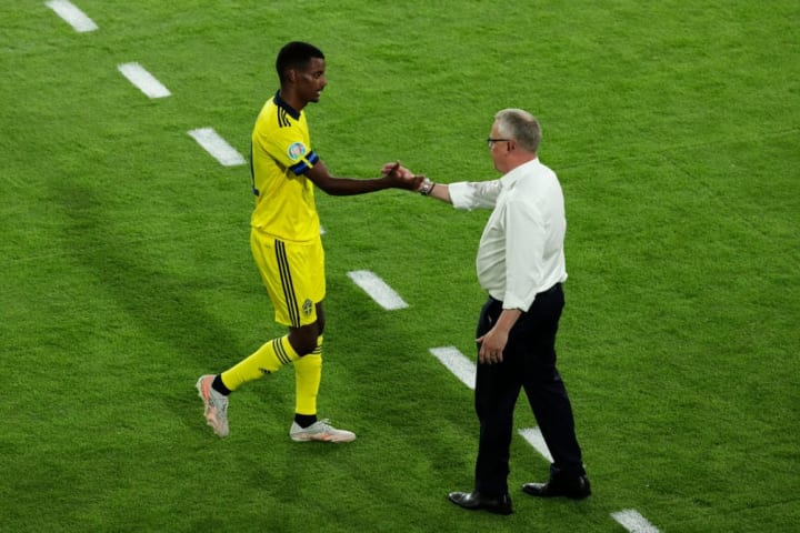 Alexander Isak shines brightest in Sweden's draw with Spain