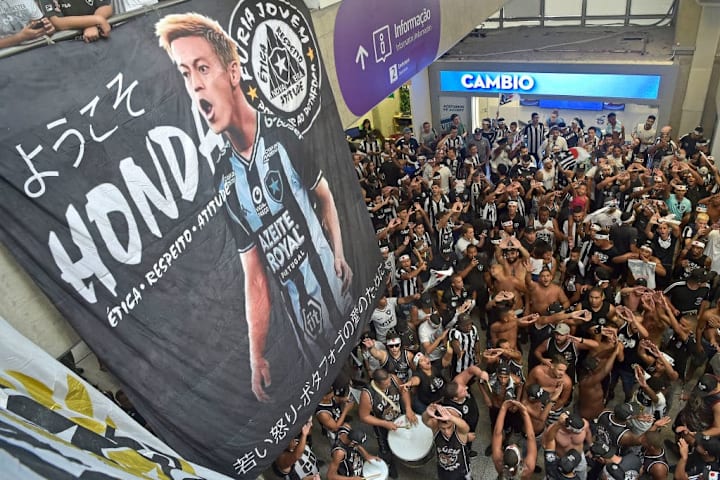 TOPSHOT-FBL-BRA-JPN-BOTAFOGO-HONDA TOPSHOT-FBL-BRA-JPN-BOTAFOGO-HONDA