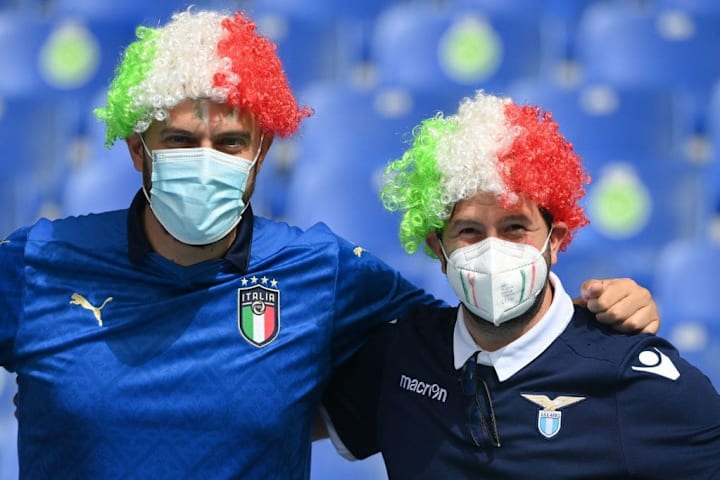 TOPSHOT-FBL-EURO-2020-2021-MATCH26-ITA-WAL-FANS