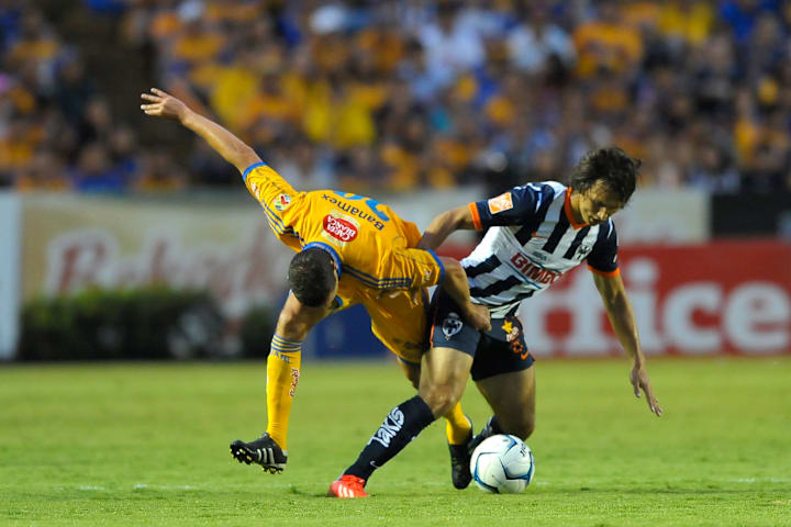 Tigres UANL v Club de Futbol Monterrey - Apertura 2013 Liga MX