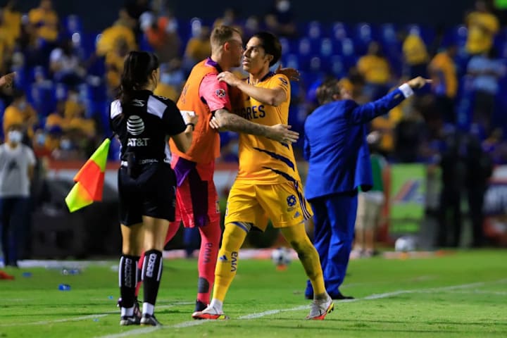 Carlos Salcedo - Soccer Defender - Born 1993