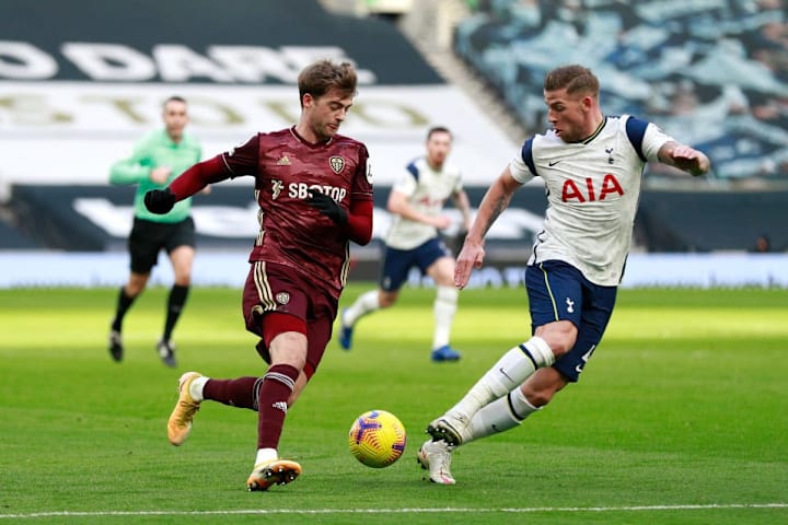 Bambford es marcado por Alderweireld