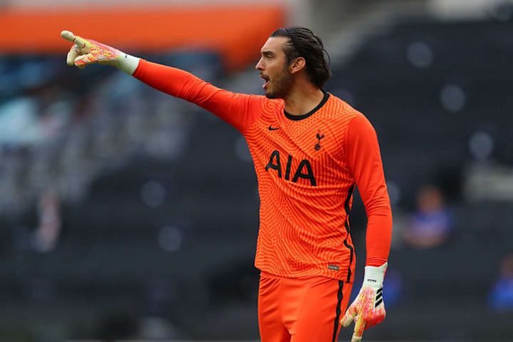 Paulo Gazzaniga dipinjamkan ke Spanyol.