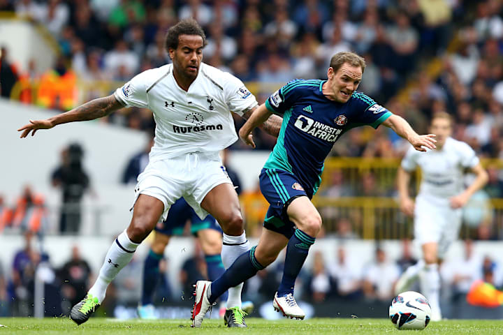 Tom Huddlestone (kiri)