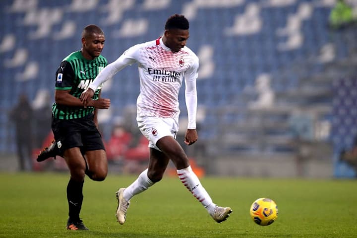 Leao in azione contro il Sassuolo