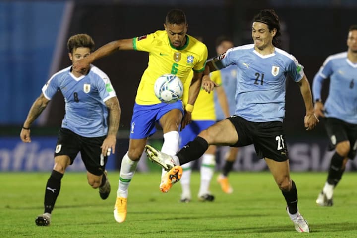 Edinson Cavani, Renan Lodi