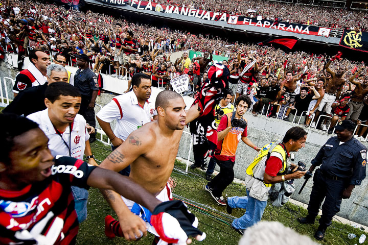 Adriano campeão brasileiro Flamengo 2009