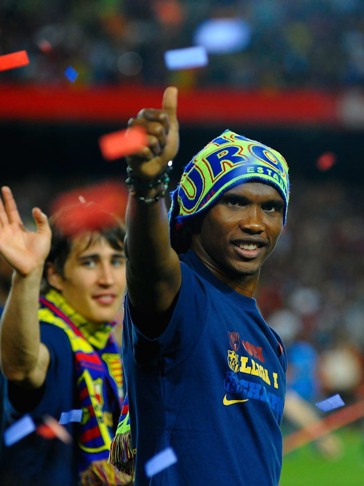 Samuel Eto'o merayakan gelar juara Liga Champions 2009