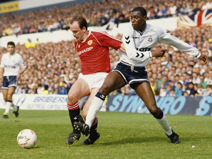 Tottenham Hotspur v Manchester United League Divsion One 1990