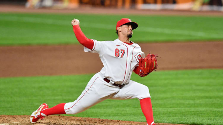 CINCINNATI, OH - SEPTEMBER 14: Jose De Leon #87 of the Cincinnati Reds pitches. (Photo by Jamie Sabau/Getty Images)