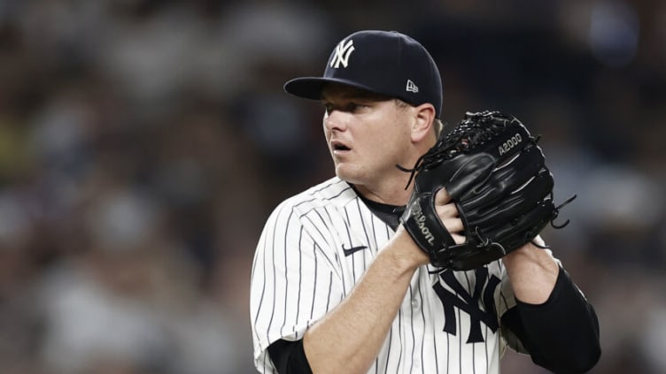 NEW YORK, NY - JULY 16: Justin Wilson #34 of the New York Yankees pitches during the eighth inning. (Photo by Adam Hunger/Getty Images)