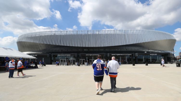 UNIONDALE, NEW YORK - SEPTEMBER 16: Fans arrive for a preseason game between the New York Islanders and the Philadelphia Flyers at the Nassau Veterans Memorial Coliseum on September 16, 2018 in Uniondale, New York. (Photo by Bruce Bennett/Getty Images)