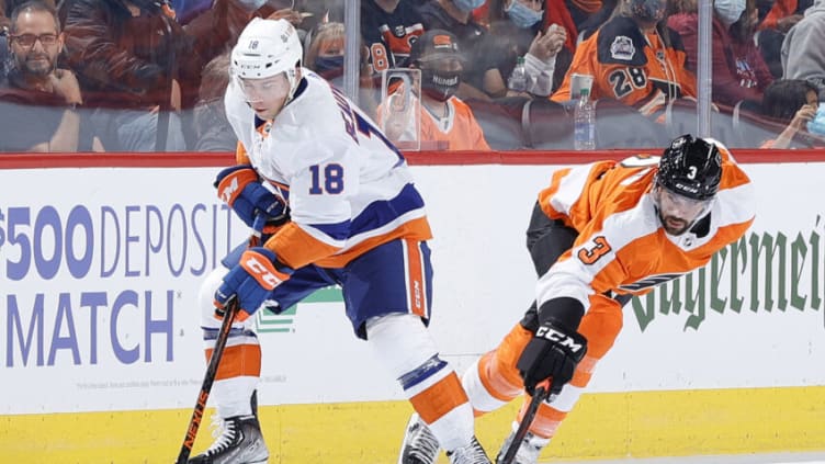 PHILADELPHIA, PENNSYLVANIA - SEPTEMBER 28: Anthony Beauvillier #18 of the New York Islanders is defended by Keith Yandle #3 of the Philadelphia Flyers during the second period at Wells Fargo Center on September 28, 2021 in Philadelphia, Pennsylvania. (Photo by Tim Nwachukwu/Getty Images)