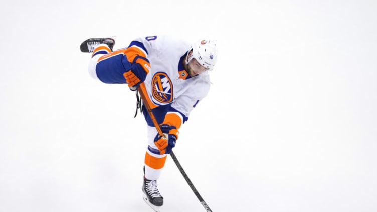 TORONTO, ONTARIO - AUGUST 07: Derick Brassard #10 of the New York Islanders warms up before the game against the Florida Panthers in Game Four of the Eastern Conference Qualification Round prior to the 2020 NHL Stanley Cup Playoffs at Scotiabank Arena on August 07, 2020 in Toronto, Ontario. (Photo by Andre Ringuette/Freestyle Photo/Getty Images)