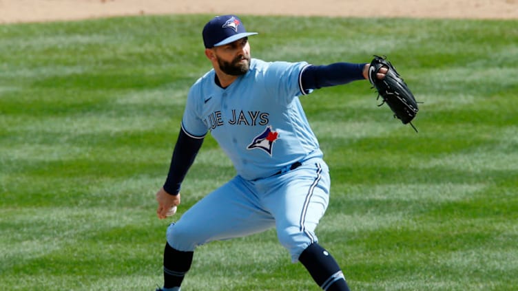 NEW YORK, NEW YORK - APRIL 01: (NEW YORK DAILIES OUT) Tyler Chatwood #34 of the Toronto Blue Jays in action against the New York Yankees at Yankee Stadium on April 01, 2021 in New York City. The Blue Jays defeated the Yankees 3-2 in ten innings. (Photo by Jim McIsaac/Getty Images)