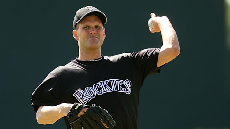 01 Mar 2001: Pitcher Denny Neagle #15 of the Colorado Rockies warms up from the mound at Hi Corbett Field in Tucson, Arizona. Mandatory Credit: Brian Bahr/ALLSPORT