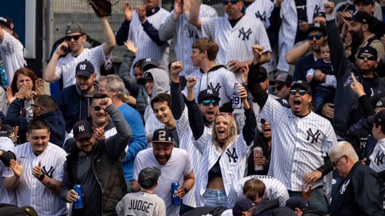 Yankees fan ring day top
