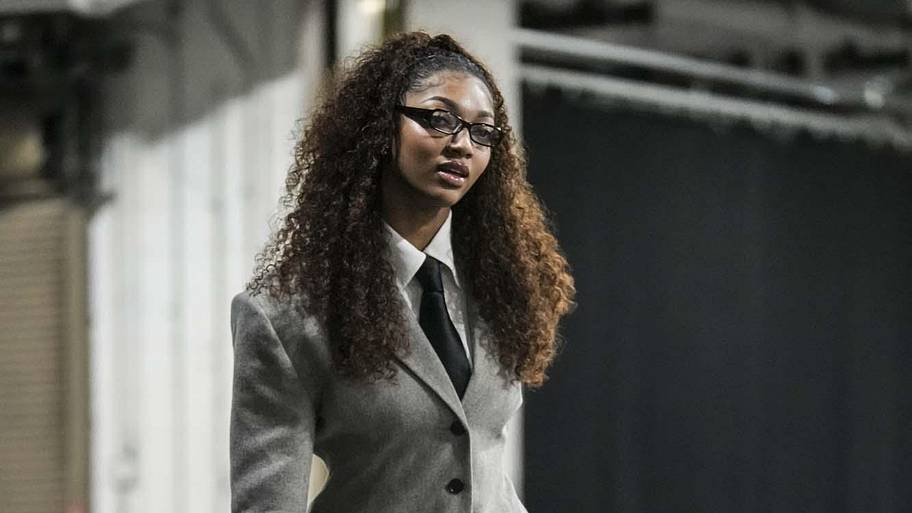 Angie Reece WNBA star Angel Reese wins third straight Sportswoman of the Year award