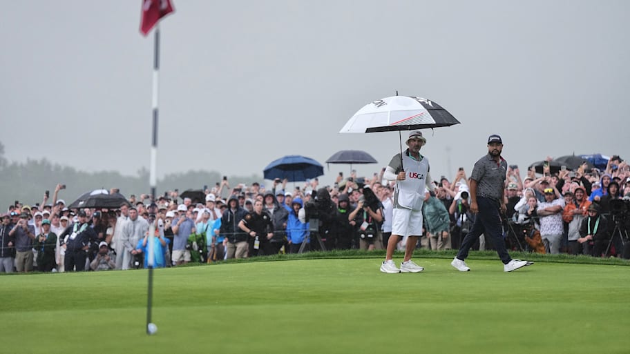 J.J. Spaun sinks a 64-foot putt to win the 2025 U.S. Open.