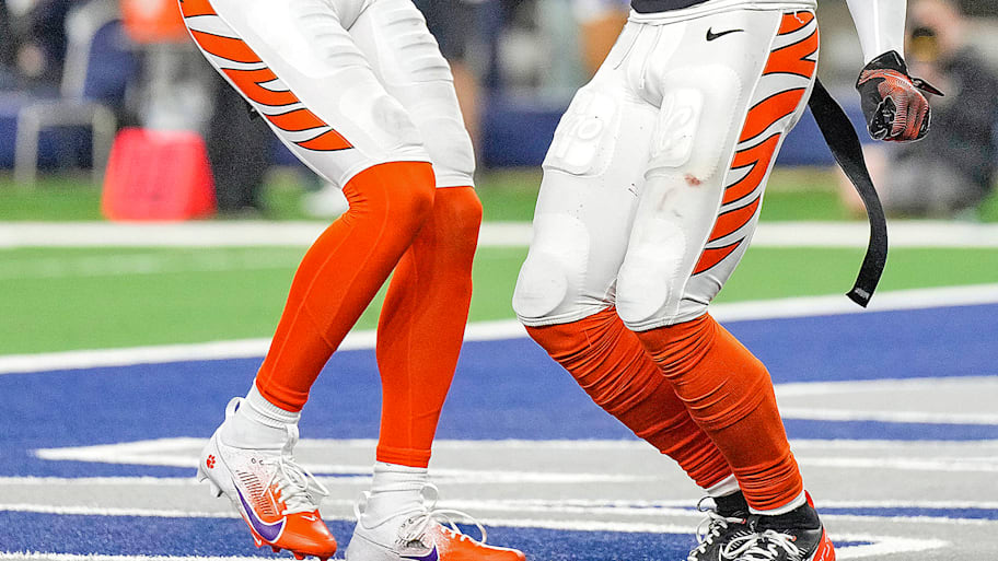 Tee Higgins and Ja’Marr Chase dance in the end zone