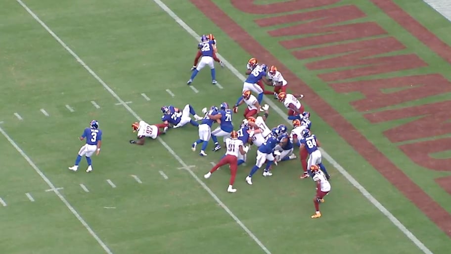 Screenshot of Giants running play