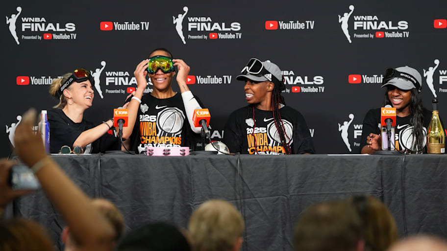 Becky Hammon, A'ja Wilson, Chelsea Gray, Jackie Young