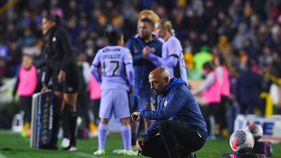 Ángel Villacampa coaching Club América.