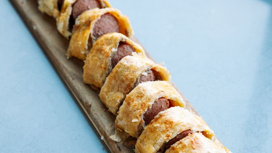 hot dog, beef wellington, ballpark food