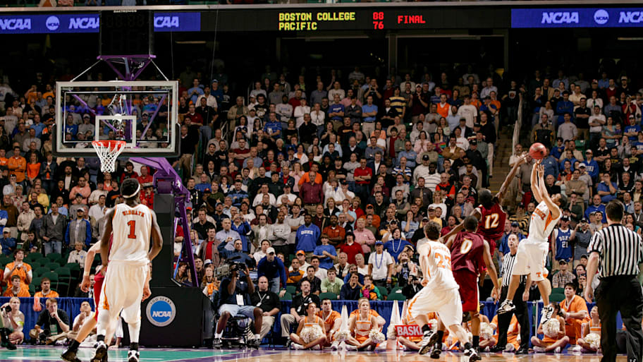 Tennessee’s Chris Lofton makes game-winning shot in the 2006 first round.