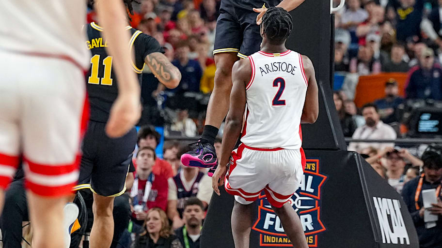 Michigan freshman Trey McKenney was an efficient 6 for 9 from field.