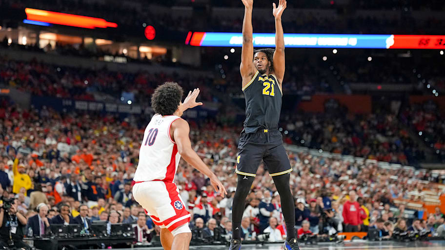 Michigan’s Morez Johnson Jr. shoots against Arizona in the Final Four.