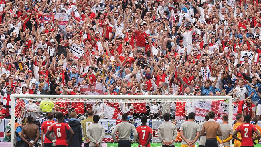 England’s supporters applaud the team after beating Panama at MetLife Stadium in East Rutherford, N.J.