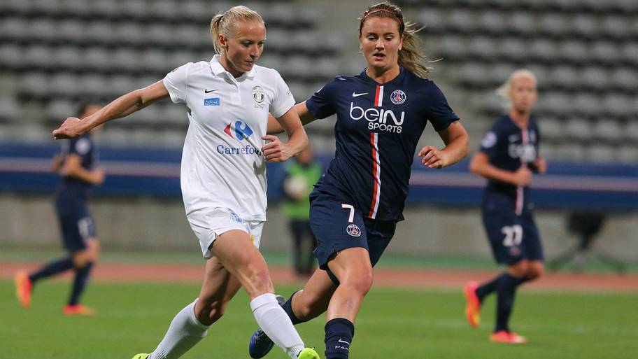 Lindsey Heaps playing for French side PSG. 