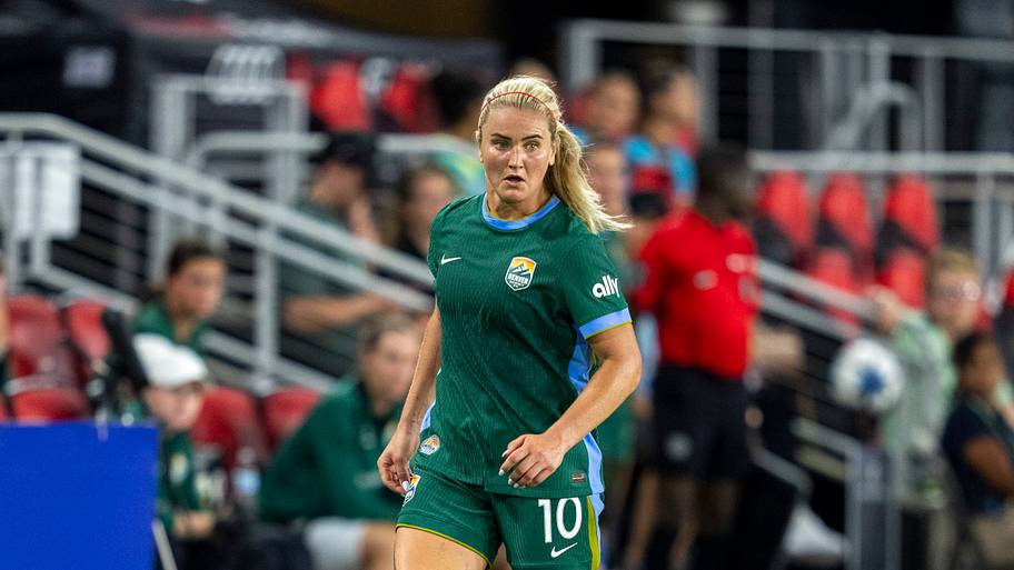 Lindsey Heaps playing for Denver 