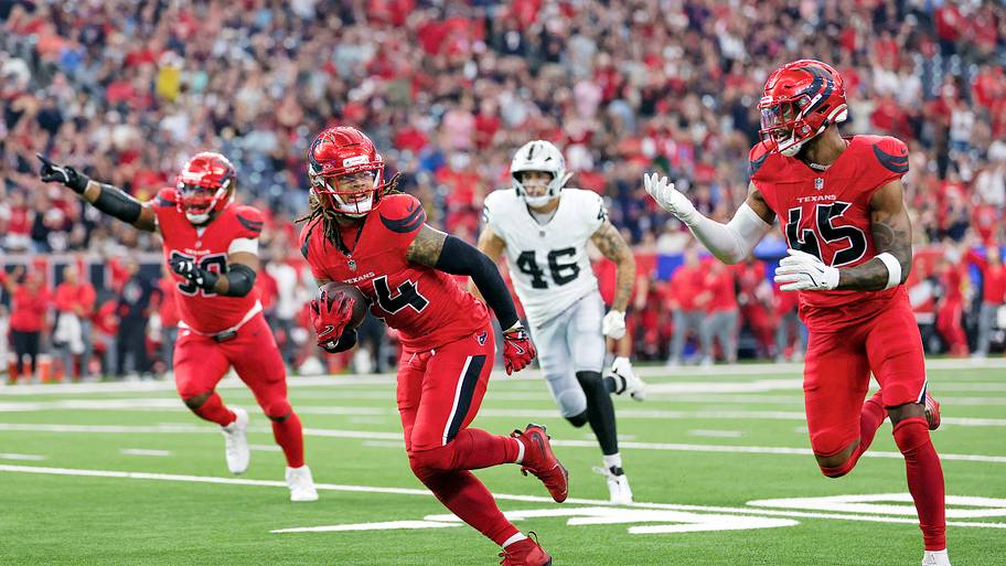 Derek Stingley Jr. runs with the ball after a turnover.