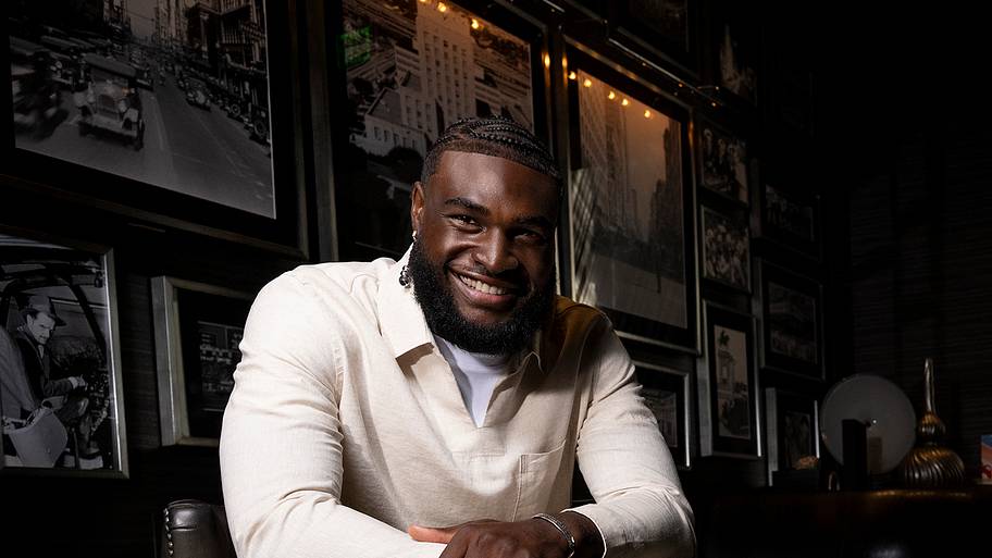 Will Anderson Jr. poses for Sports Illustrated