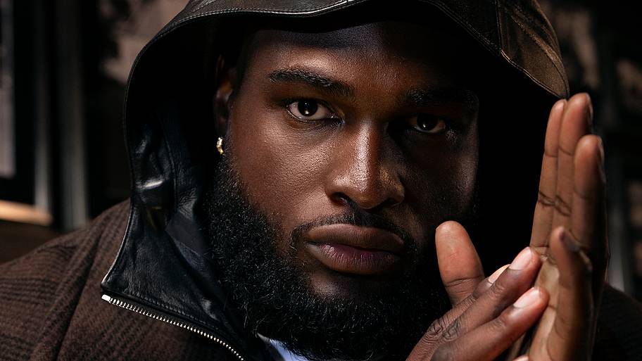 Will Anderson Jr. poses for Sports Illustrated