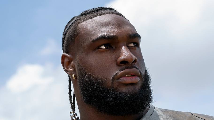 Will Anderson Jr. poses for Sports Illustrated