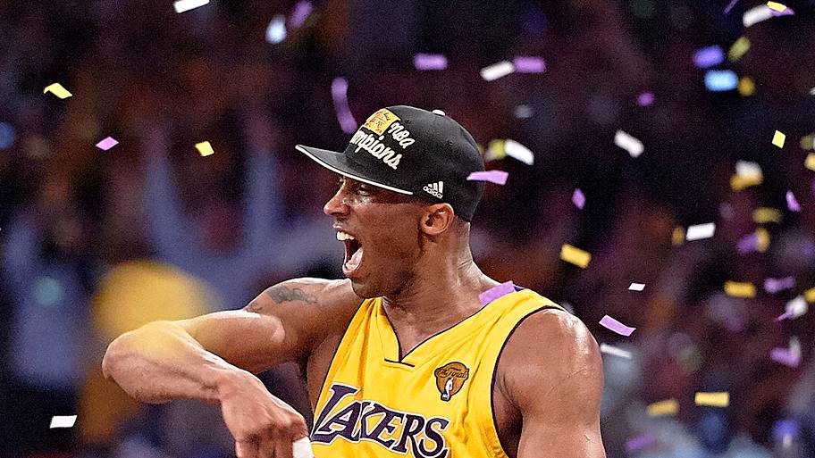 Kobe celebrates winning the 2010 NBA Finals