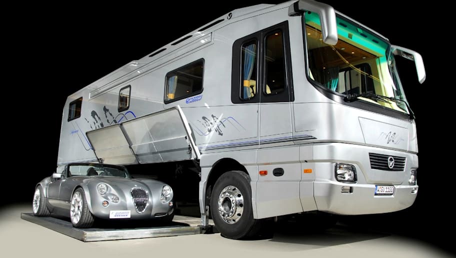 DE LUJO: Mira los 6 autobuses más lujosos del mundo | floor8