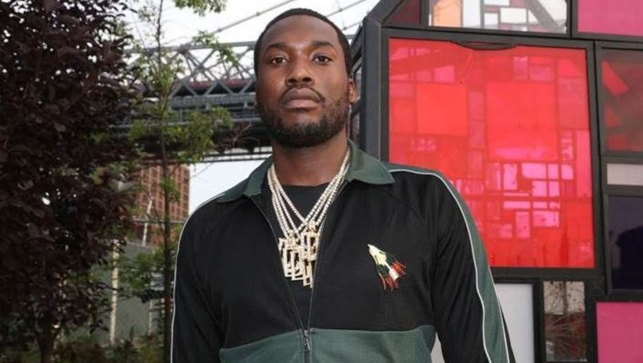 Meek Mill Flirts With Rihanna On Instagram Floor8