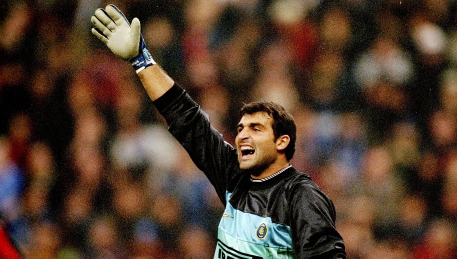 23 Oct 1999:  Angelo Peruzzi in goal for Inter Milan against AC Milan during the Serie A match at the San Siro in Milan, Italy.  \ Mandatory Credit: Claudio Villa /Allsport