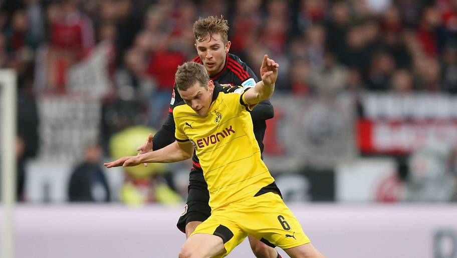 Borussia Dortmund Sven Bender Spielt Sich Wieder In Den
